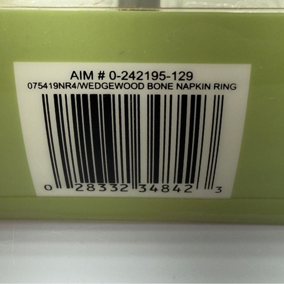 NWT Vintage Martha Stewart Wedgewood
Bone Napkin Rings - Picture 4 of 5